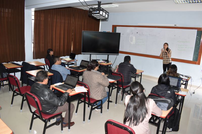 ADMINISTRACIÓN DE TURISMO REALIZA CHARLA DE PSICOLOGÍA COMO APORTE PARA LA ELABORACIÓN DE LA MALLA CURRICULAR