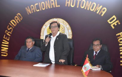 NUEVA COMISIÓN ORGANIZADORA SE REÚNE CON DOCENTES Y ADMINISTRATIVOS