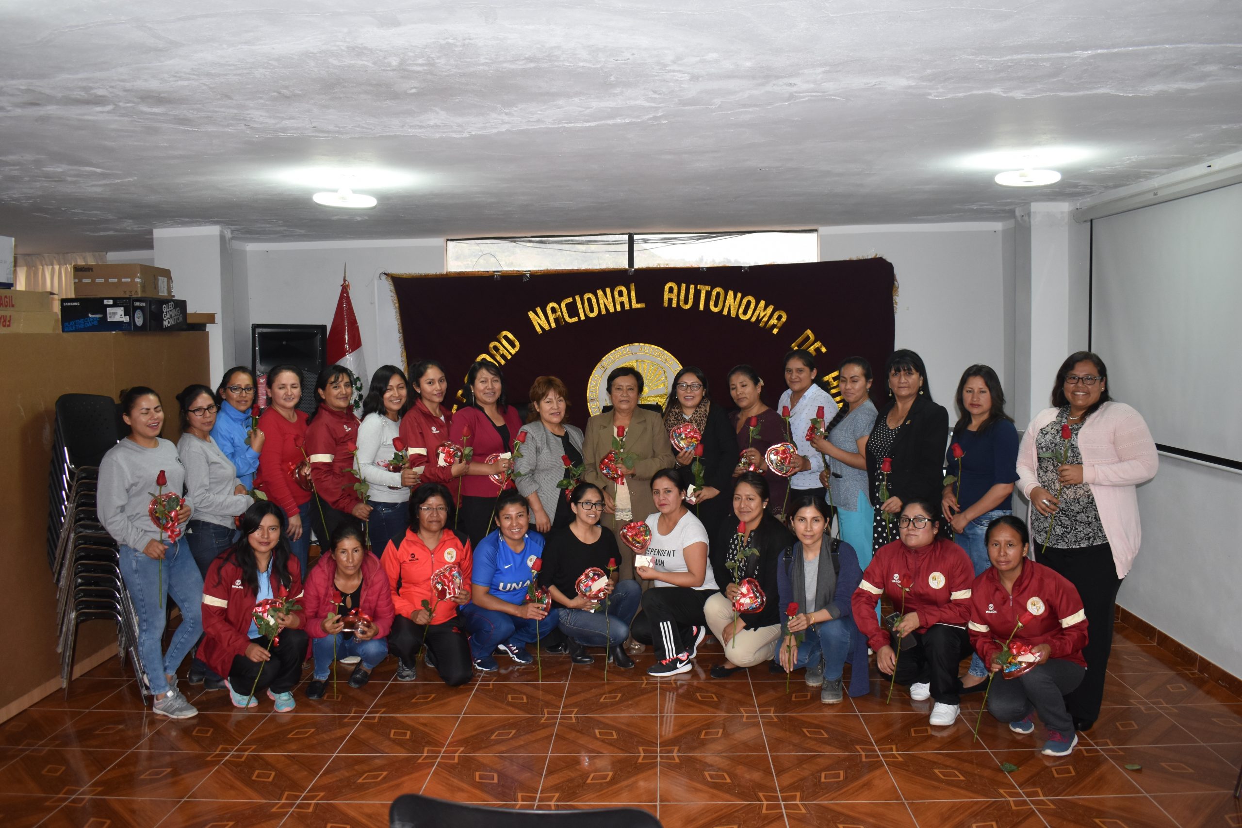 AUTORIDADES DE LA UNAH EN CEREMONIA ESPECIAL POR EL DÍA INTERNACIONAL DE LA MUJER