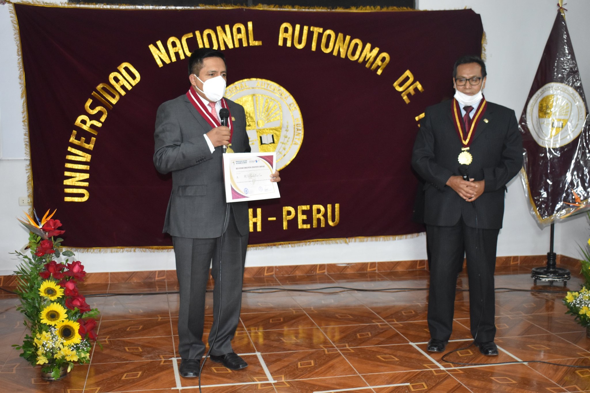 RECONOCEN A DOCENTES INVESTIGADORES DE LA UNAH POR EL DIA DEL DOCENTE UNIVERSITARIO