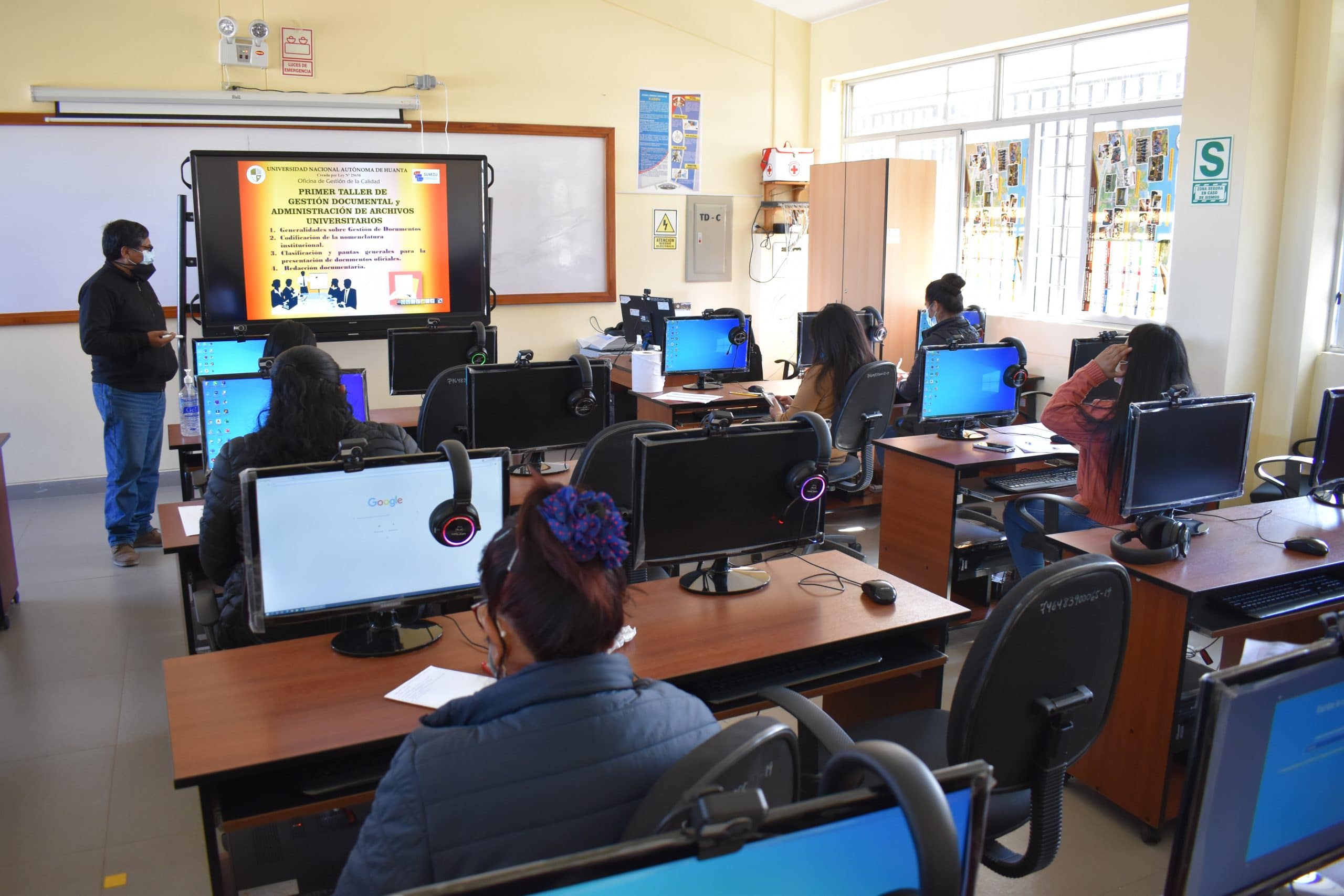 PRIMER TALLER DE GESTIÓN DOCUMENTAL