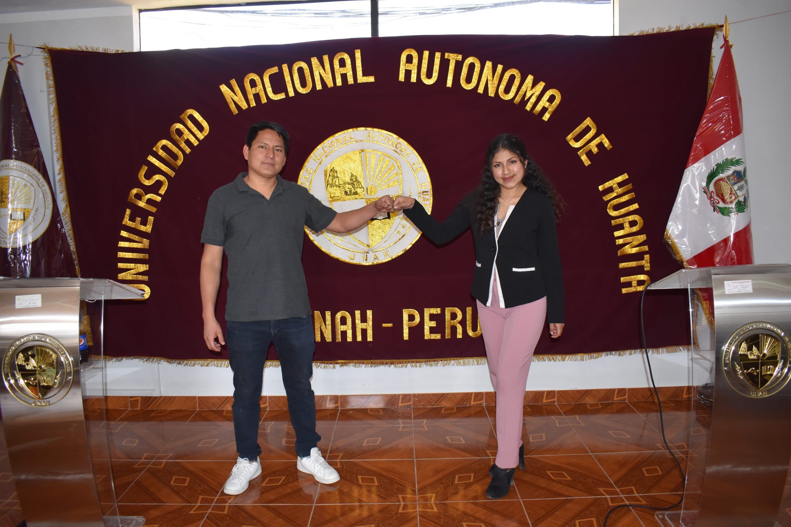 ESTUDIANTES CANDIDATOS EXPONEN PROPUESTAS