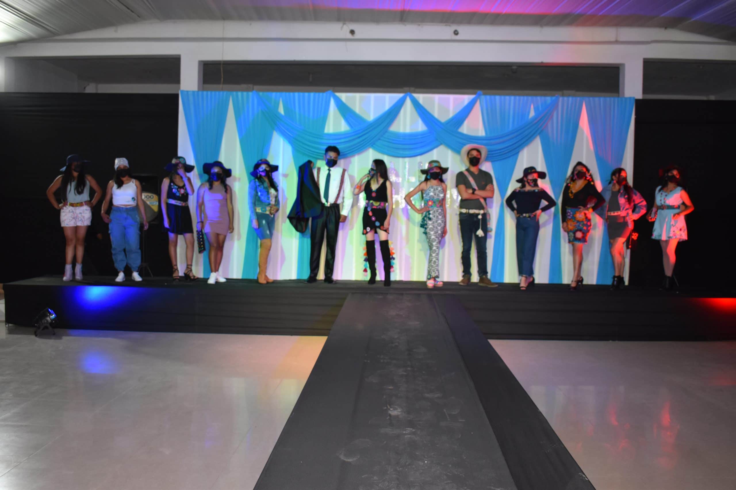 III ALLIN PACHAKUY: DESFILE DE TRAJES Y ACCESORIOS ARTESANALES