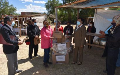 ENTREGA DE BOLSAS ECOLÓGICAS A ARTESANOS