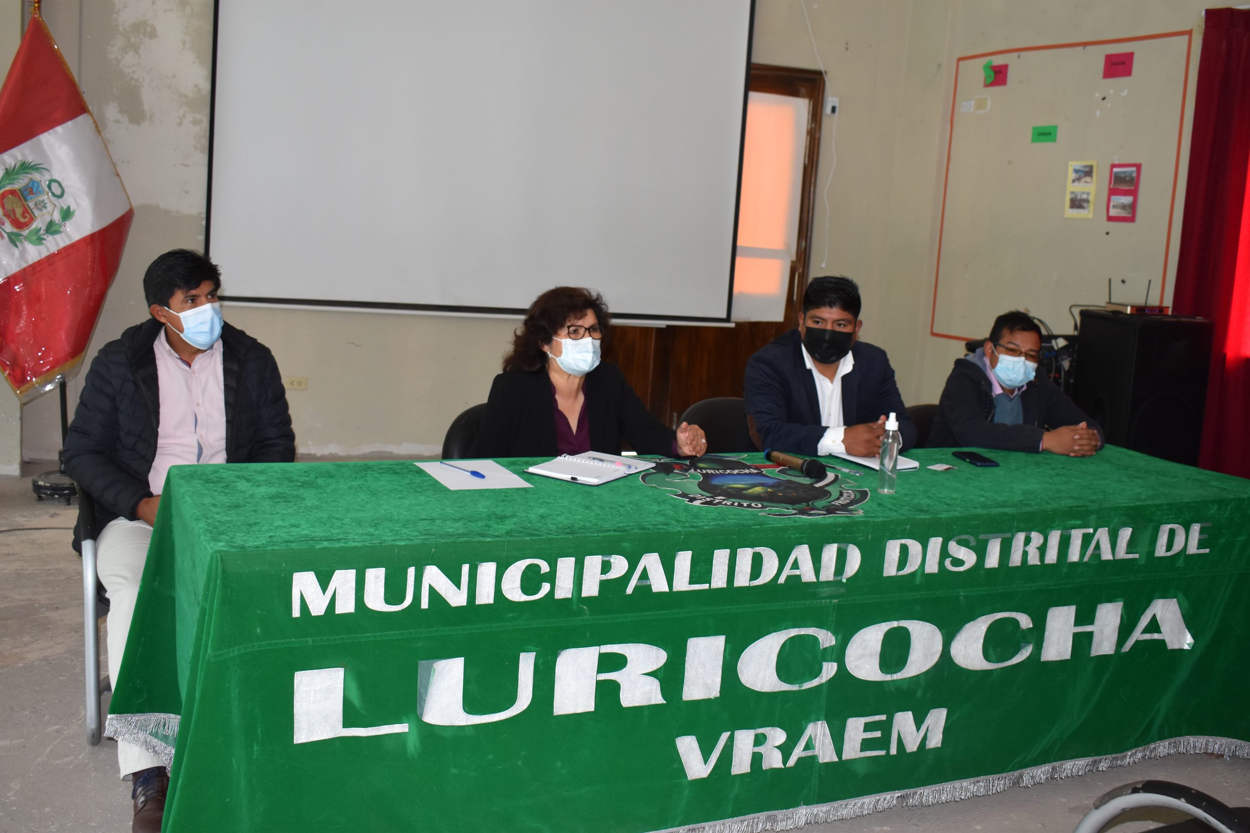 REUNIÓN CON LAS JUNTAS DE REGANTES DE LURICOCHA.