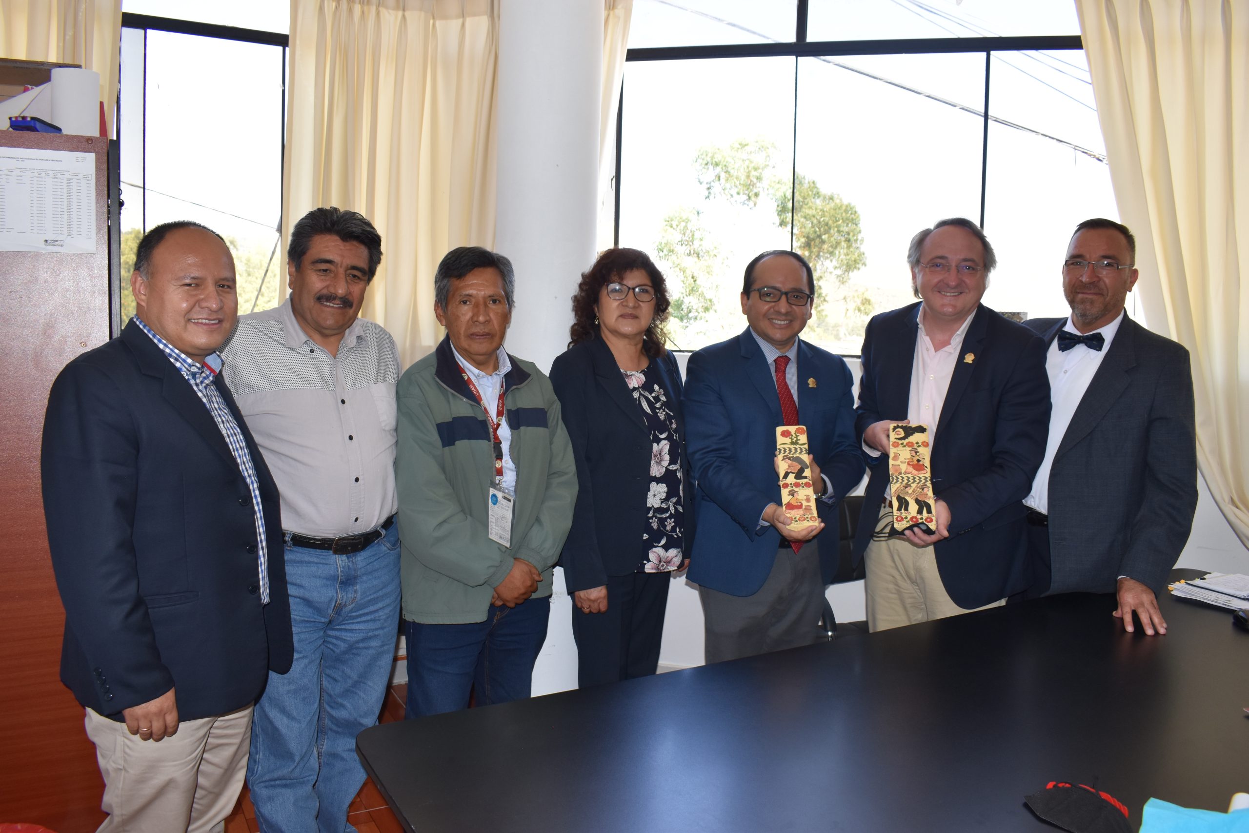 VISITA DE CATEDRÁTICOS DE LA UNIVERSIDAD DE LA RIOJA – ESPAÑA.