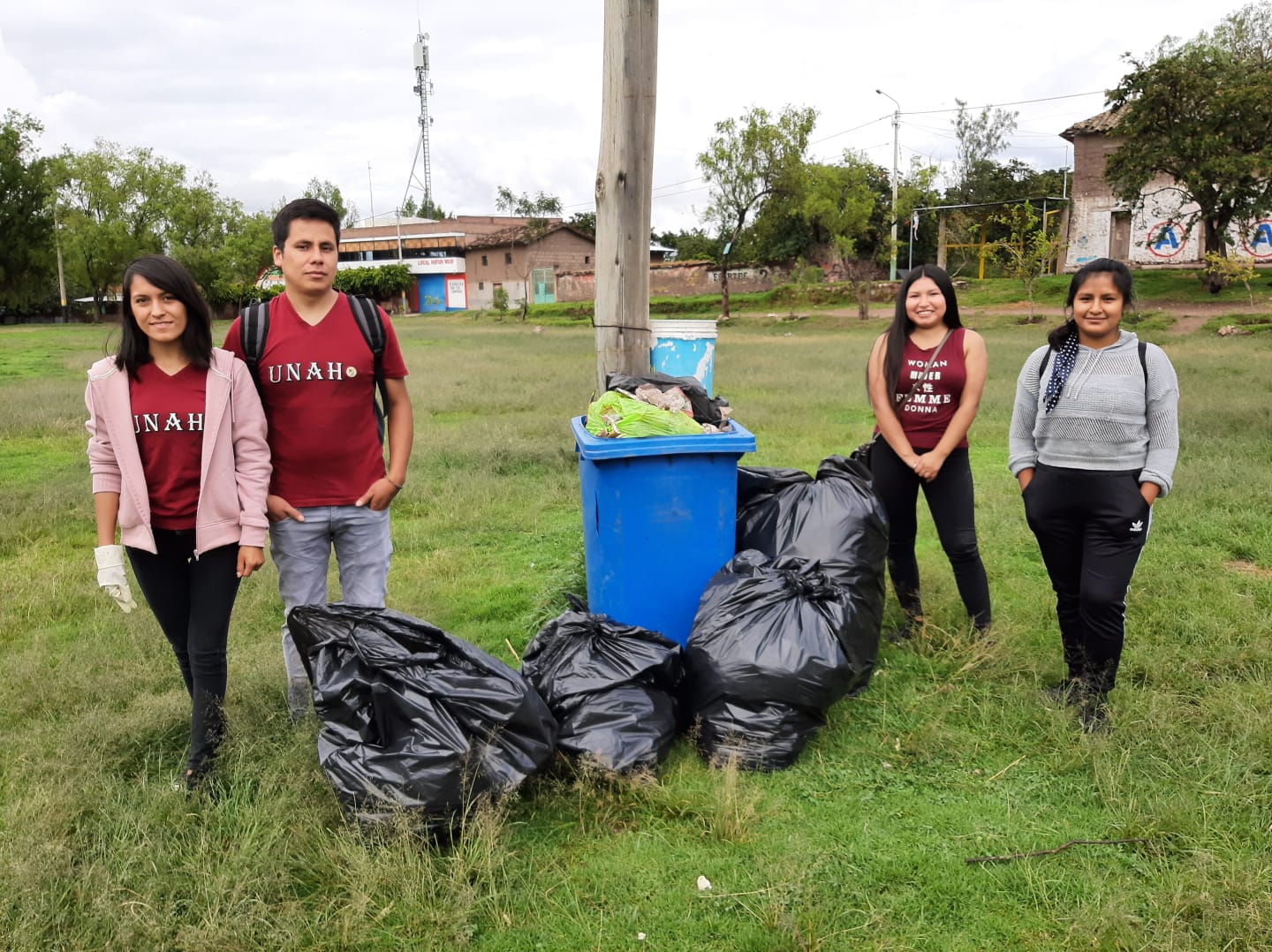 ESTUDIANTES REALIZAN PROYECCIÓN SOCIAL EN MAYNAY.￼