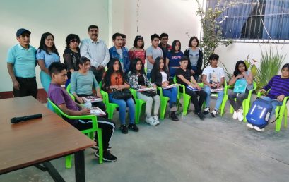 ENTREGAN RECONOCIMIENTO A ESTUDIANTES  PROCEDENTES DE UCHURACCAY.