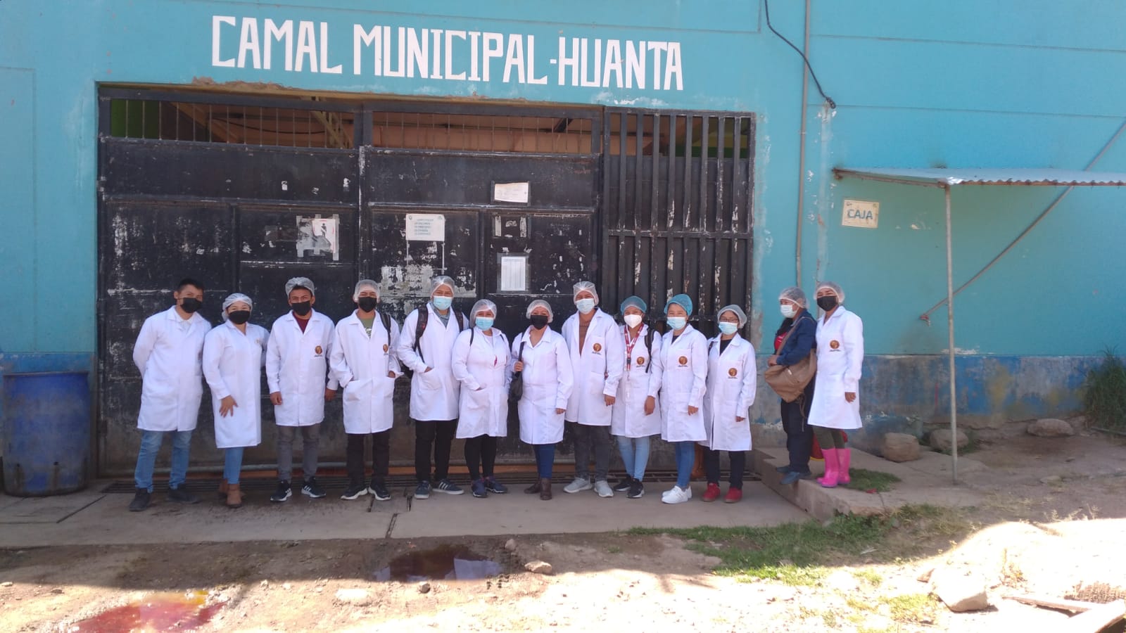 ESTUDIANTES VISITAN EL CAMAL MUNICIPAL DE HUANTA.