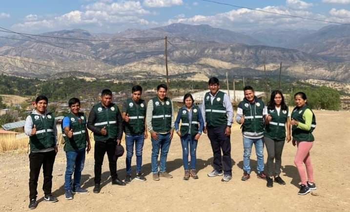 APOYAN INSTALACIÓN DE VIVERO FORESTAL A ESCOLARES DE AYCAS – LURICOCHA.