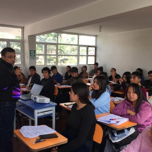 CHARLA DE LIDERAZGO Y MOTIVACIÓN EN EL CEPRE UNAH.